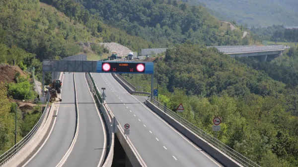 Promet čez Rebrnice znova poteka v obe smeri