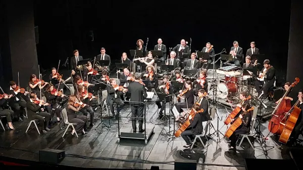 Orkester Furlanije Julijske krajine je skladbe legendarnih The Beatles predstavil v simfonični preobleki.