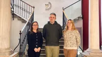 Od leve proti desni: Rektorica UP, prof. dr. Klavdija Kutnar, predsednik Alumni klub Martin Senič, skrbnica Alumni kluba UP Taja Pajmon Rak