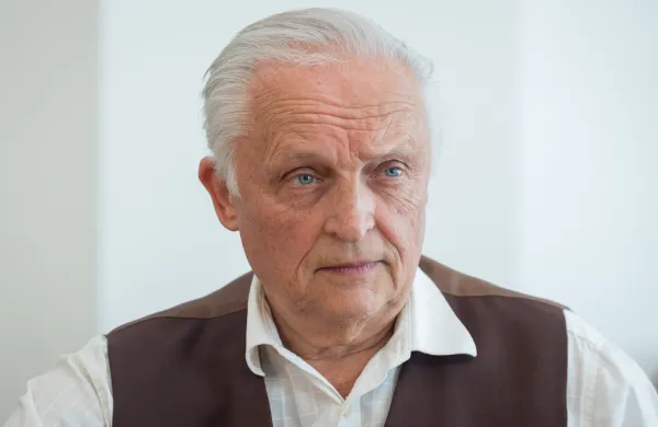 Ljubljana, DZ.Okrogla miza o pomenu prvih demokraticnih volitev po drugi svetovni vojni na slovenskih tleh in pomenu spostovanja demokraticnih standardov, ki jo je ob 35-letnici volitev pripravilo Drustvo poslancev 90.Predsednik stranke Nova socialdemokracija Andrej Magajna.