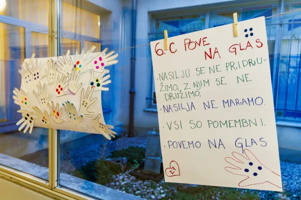 Izola, 26.11.2025Osnovna sola Vojka Smuc, Predavanja preventivna akcija, Medvrstnisko nasilje, 