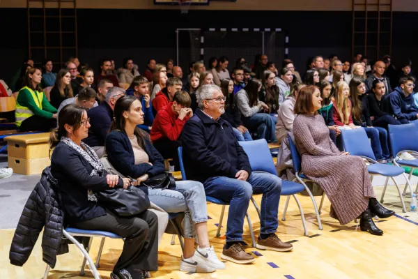 Izola, 26.11.2025Osnovna sola Vojka Smuc, Predavanja preventivna akcija, Medvrstnisko nasilje, 