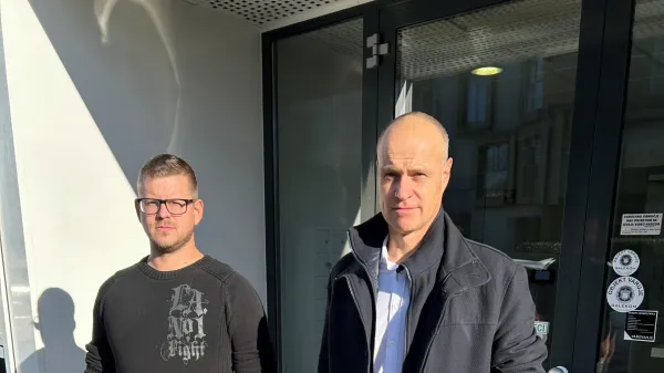 policist Rok Prelaz (levo) odvetnik Edvard Ermenc (desno)