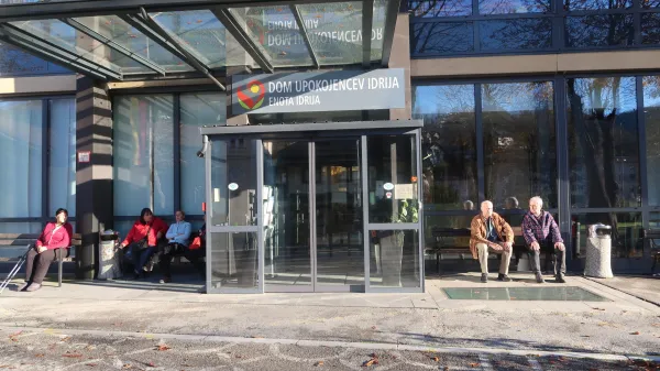 Dolgotrajna oskrba: upravičenci naj se odločijo po prejeti odločbi