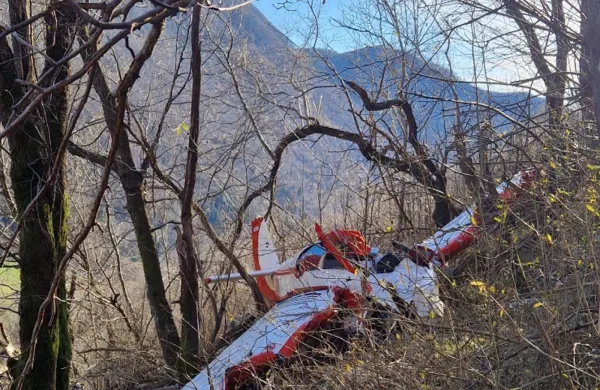 Ni &scaron;e znano, zakaj je letalo strmoglavilo