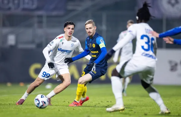 Kamil Manseri vs Zan Karničnik in action during Prva liga Telemach 2025/26 football match between NK Celje and NK Koper in Stadion z'dezele, Celje, Slovenia on November 30, 2025. Photo: Jure Banfi