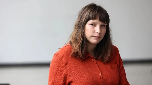 Ester Ivakič: "Tudi sama sem hodila v gozd in na polje, ko ti kot otroku kar nekaj &scaron;ine v glavo. S tem sem se zelo povezala."