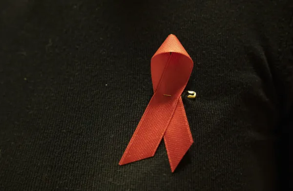 Med 27 prijavljenimi primeri novih diagnoz okužbe s HIV so letos zabeležili 17 poznih diagnoz, kaže poročilo Nacionalnega in&scaron;tituta za javno zdravje.