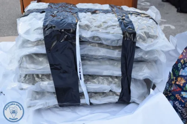 Slovenski &ldquo;božiček&rdquo; z enajstimi kilogrami konoplje