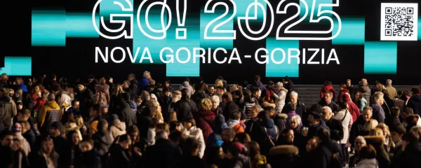 Nova Gorica, Trg Edvarda Kardelja.Otvoritev Evropske prestolnice kulture (EPK) Nova Gorica-Gorica 2025.Zakljucni umetniski spektakel ob otvoritvi EPK GO! 2025.