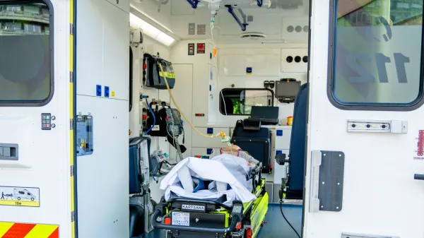 rešilec, reševalno vozilo, notranjost