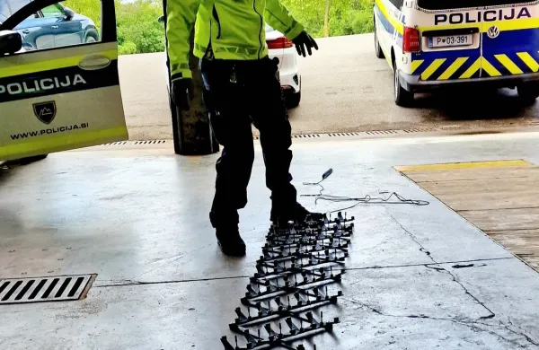 stinger, sredstvo za ustavljanje vozil, policija 