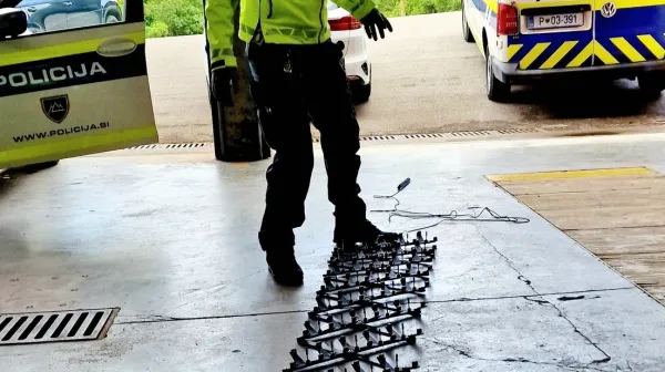 stinger, sredstvo za ustavljanje vozil, policija 