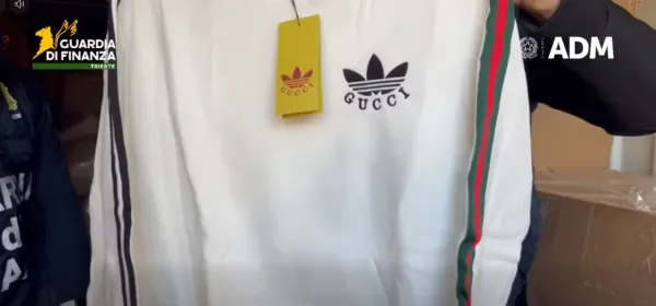 zaseg ponarejenih oblačil in modnih dodatkov Trst