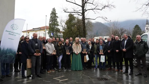 Najbolj skrbni lastniki gozda so svetilnik in vodilo za kakovostno delo v gozdovih