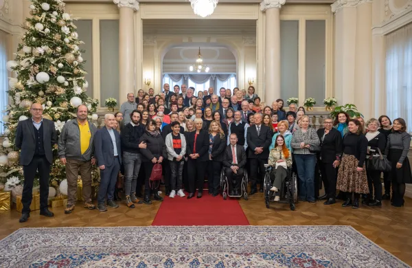 Ljubljana, predsedniska palaca.Predsednica republike Natasa Pirc Musar je v znak hvaleznosti za nepogresljivo poslanstvo v iztekajocem letu priredila sprejem za predstavnice in predstavnike humanitarnih organizacij.