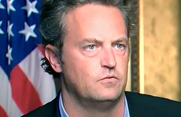 Zdravnik, ki je predpisal zdravilo igralcu Matthewu Perryju, obsojen na zaporno kazen