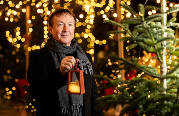 S skladbo Jelka Dani Gregorc tako vstopa v praznični čas.