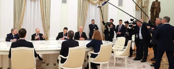 As Moscow prepares for possible negotiations with Washington aimed at ending its full-scale invasion of Ukraine, it is seeking a far more ambitious outcome than a mere ceasefire: a global reordering of spheres of influence. In the Kremlin's view, such an agreement would effectively mean U.S. recognition of Russian dominance in the post-Soviet space &mdash; including Ukraine &mdash; and, to some extent, an acknowledgment of its influence in Europe. To secure that goal, the Kremlin is now scouring for incentives it believes can catch and hold President Donald Trump's attention, ranging from rare earths deals and geopolitical leverage in Iran and North Korea to a long-dreamed-of Trump Tower in Moscow. Five current Russian government officials, including two diplomats, three sources close to the Kremlin and employees of three major state-owned companies confirmed this to The Moscow Times, all speaking on condition of anonymity due to the sensitivity of the matter. "The main thing is that they [the Americans] don't interfere in our affairs and don't tell us how to live," said a senior Russian official familiar with the Kremlin's negotiating logic. "That they don't hinder us in doing what we are doing." Some in Moscow also envision symbolic gestures of recognition as part of a potential agreement, such as President Vladimir Putin visiting Washington and meeting Trump in the White House. "If our boss [Putin] occasionally comes to Washington to meet with Trump &mdash; that would also be nice," a current government official said. Still, officials acknowledge that the era of major summits like those during the Cold War or the early post-Soviet years is over. "It's hard to count on that now," the government official said. Searching for leverage The Kremlin, recognizing the limitations of its negotiating position, has tasked officials and experts with analyzing and identifying all possible incentives that could grab Trump's interest and keep the talks from narrowing to a limited agenda,Image: 1056212593, License: Rights-managed, Restrictions:, Model Release: no, Credit line: American Photo Archive/Alamy/Profimedia