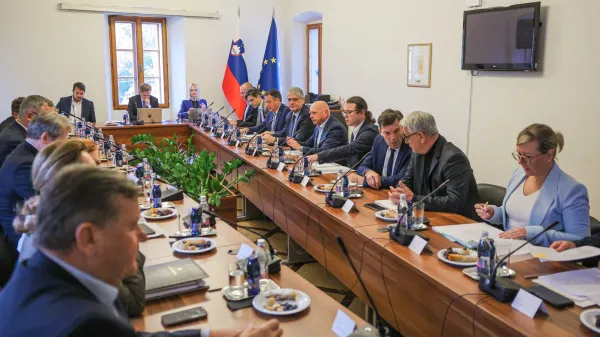 Vipava, Dvorec Lanthieri.Vladni obisk goriske regije.Seja vlade RS.