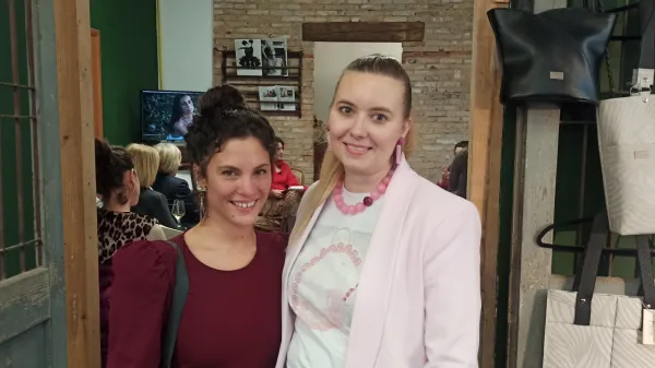 Lokalna moda prestopa mejo dobesedno in simbolno