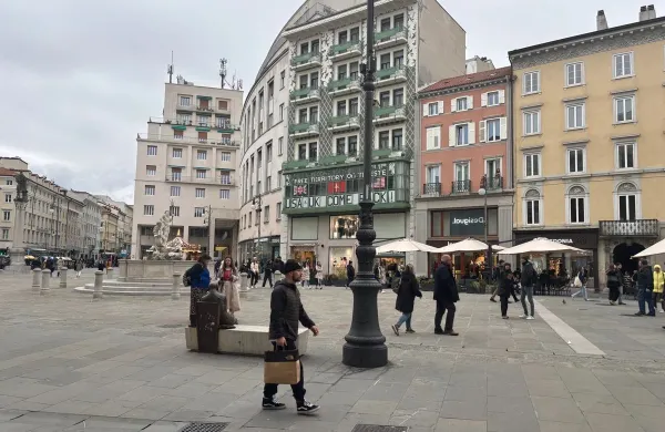 Stro&scaron;ki bivanja v Trstu so primerljivi s slovenskimi.