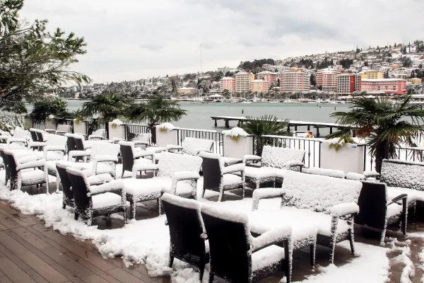 Portoro?, 08.12.2012Sneg na obali, morje in sneg, Portorož pod snegom,