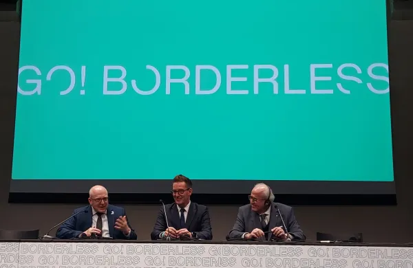 Sporazum so podpisali župan Chemnitza Sven Schultze, župan Nove Gorice Samo Turel in gori&scaron;ki župan Rodolfo Ziberna.