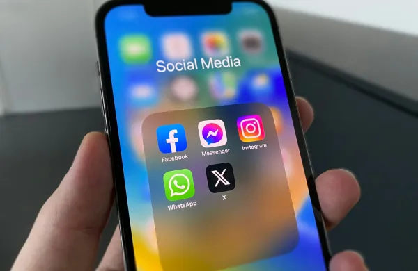 Evropska komisija omrežju X očita več kr&scaron;itev v okviru akta o digitalnih storitvah.