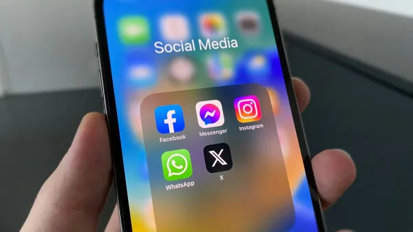 Evropska komisija omrežju X očita več kr&scaron;itev v okviru akta o digitalnih storitvah.
