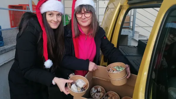 akcija Pecivo za starej&scaron;e obdaritev starostnikov s pecivom na domuCenter za pomoč na domu Nova Gorica