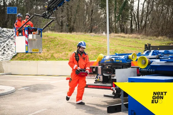 Center v obdobju, ko ni večjih požarov, služi predvsem izobraževalnim namenom ter pripravi enot in ustrezne opreme