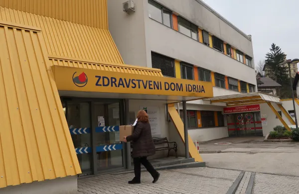 DA v pritličju Zdravstveni dom Idrija