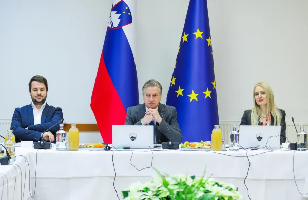 Hrastnik, Podjetniski inkubator Hrastnik.Seja vlade.