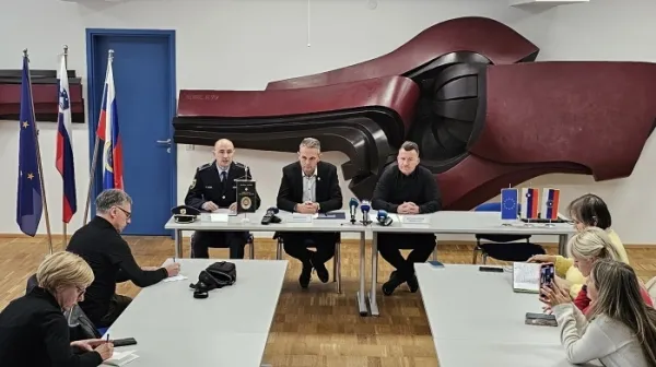 Med preiskavo članom združbe zasegli več kot deset kilogramov droge