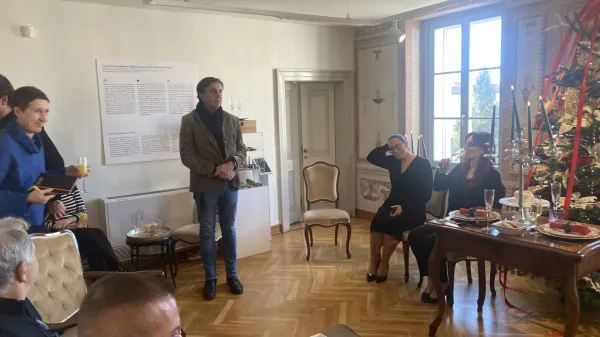 V Tartinijevi hi&scaron;i bo kmalu Sladka osmica s pikantnimi notami Vražjega trilčka