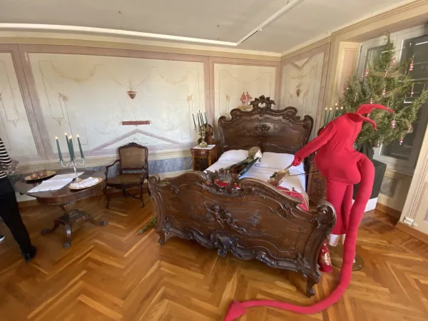 V Tartinijevi hi&scaron;i bo kmalu Sladka osmica s pikantnimi notami Vražjega trilčka