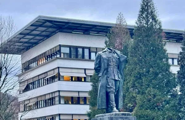 Kip voditelja nekdanje SFR Jugoslavije so v Velenju postavili leta 1999