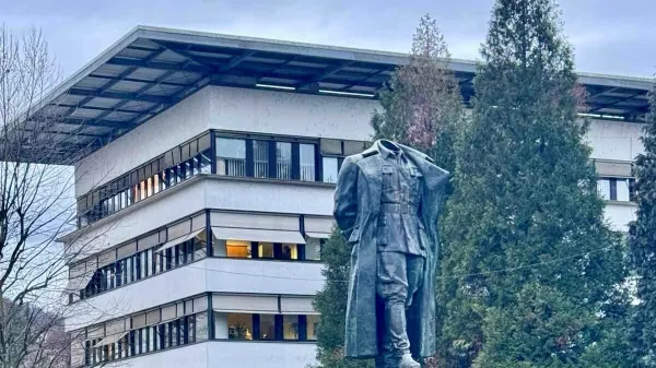 Kip voditelja nekdanje SFR Jugoslavije so v Velenju postavili leta 1999