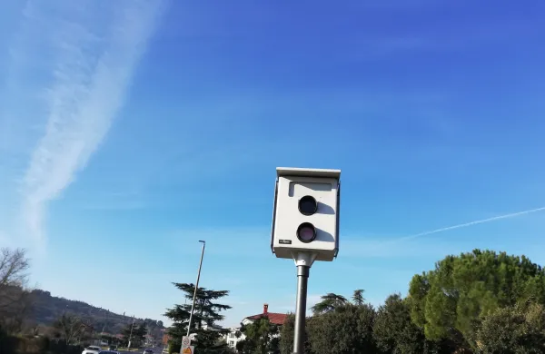 merilnik hitrosti radar Južna cesta Livade Izola družba Intermatic