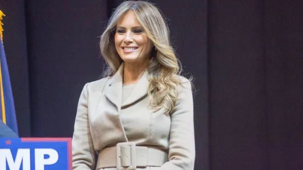 Predlagana ukinitev dvojnega državljanstva v ZDA bi prizadela tudi Melanio Trump.