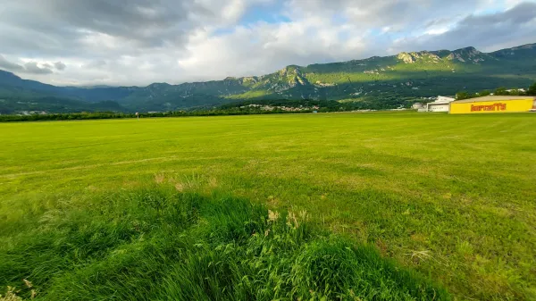Ajdov&scaron;čina letali&scaron;če zemlji&scaron;če Park znanja Biotehnopolis