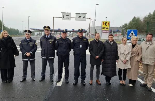 Župani Ilirske Bistrice, Matuljev in Klane ter policisti so se tradicionalno srečali na meji med Slovenijo in Hrva&scaron;ko  