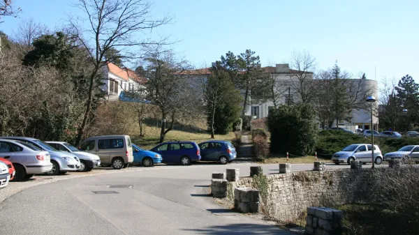 lokacija bazeni bolni&scaron;nica Sežana