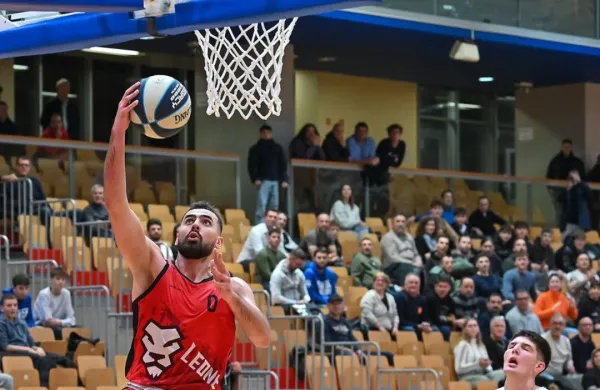 Ajdovski ko&scaron;arkarji hitro stopajo na veliko sceno