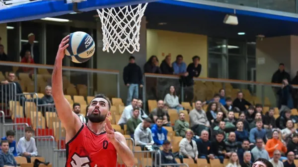 Ajdovski ko&scaron;arkarji hitro stopajo na veliko sceno