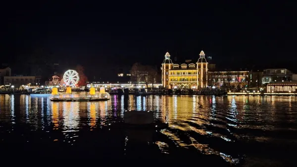 Vrba je najbolj okra&scaron;ena, z največ ponudbe, a &scaron;e zmeraj vlada spro&scaron;čeno vzdu&scaron;je brez stresa. 