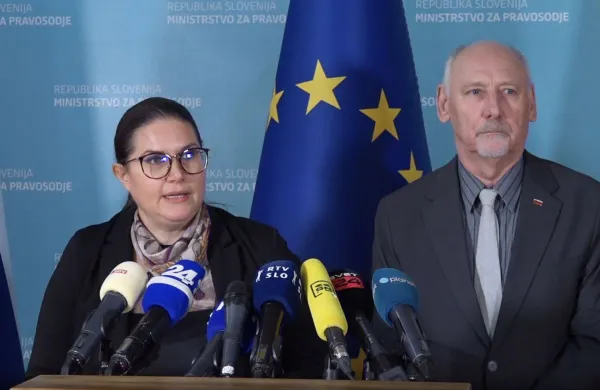 Ministrica za pravosodje Andreja Kokalj in minister za notranje zadeve Branko Zlobko 