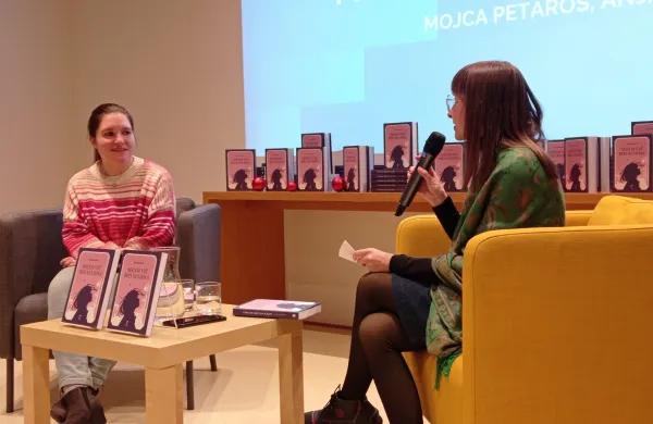 Z Mojco Petaros se je pogovarjala Anja Mugerli.