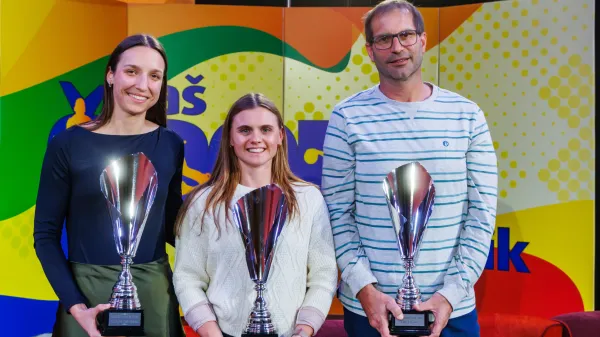 Zmagovalci so imeli na odru namestnike